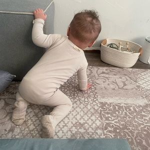 Organic zipper footie in Beige